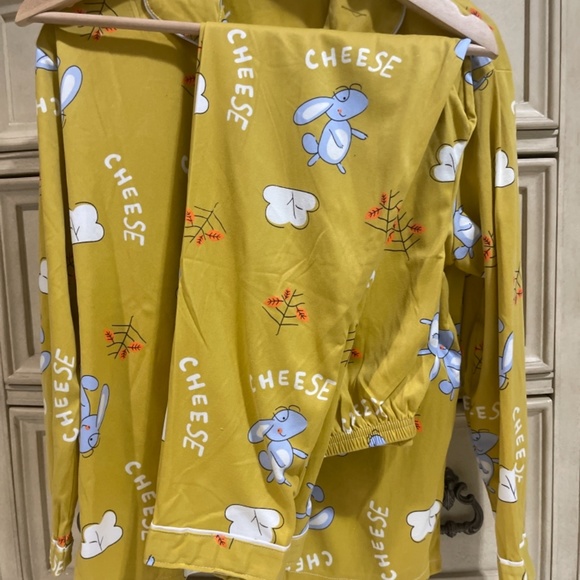 Pajama set - Picture 3 of 3